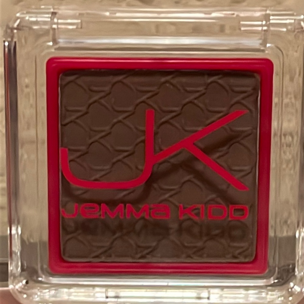 Jemma Kidd hi design Eyeshadow ~ Vanity Fair 06